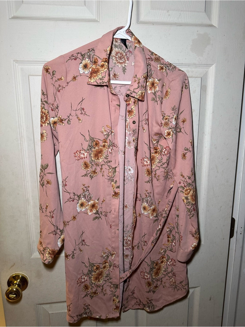 Forever 21 Blush Pink Floral Button-Up Shirt